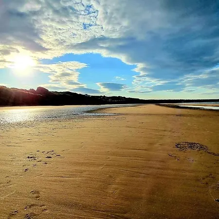 Coral Shores - Part Of The The Bay Village With Pool, Gym And Direct Access, Pub, Restaurant, Tennis And Meadows Walks *