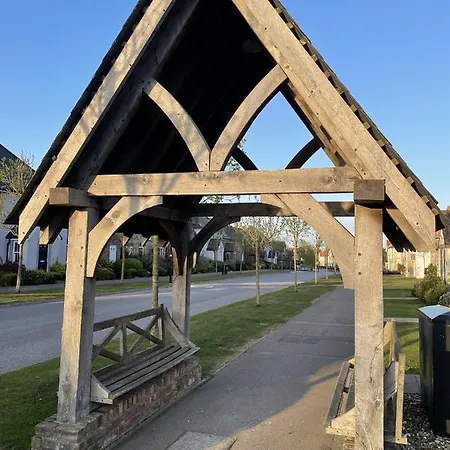 Coral Shores - Part Of The The Bay Village With Pool, Gym And Direct Access, Pub, Restaurant, Tennis And Meadows Walks * Filey