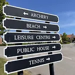 Coral Shores - Part Of The The Bay Village With Pool, Gym And Direct Access, Pub, Restaurant, Tennis And Meadows Walks 度假居